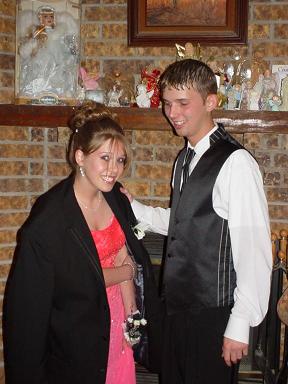 chloerandyprom4.jpg